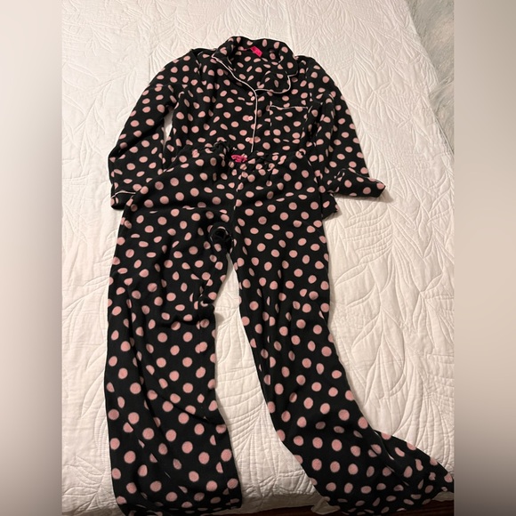 Hot Kiss Soft Fluffy Pajama - Picture 1 of 4